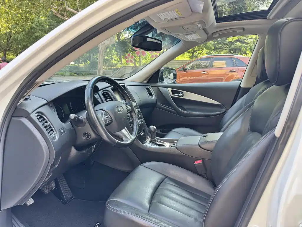 Infiniti QX50 — миниатюра 18