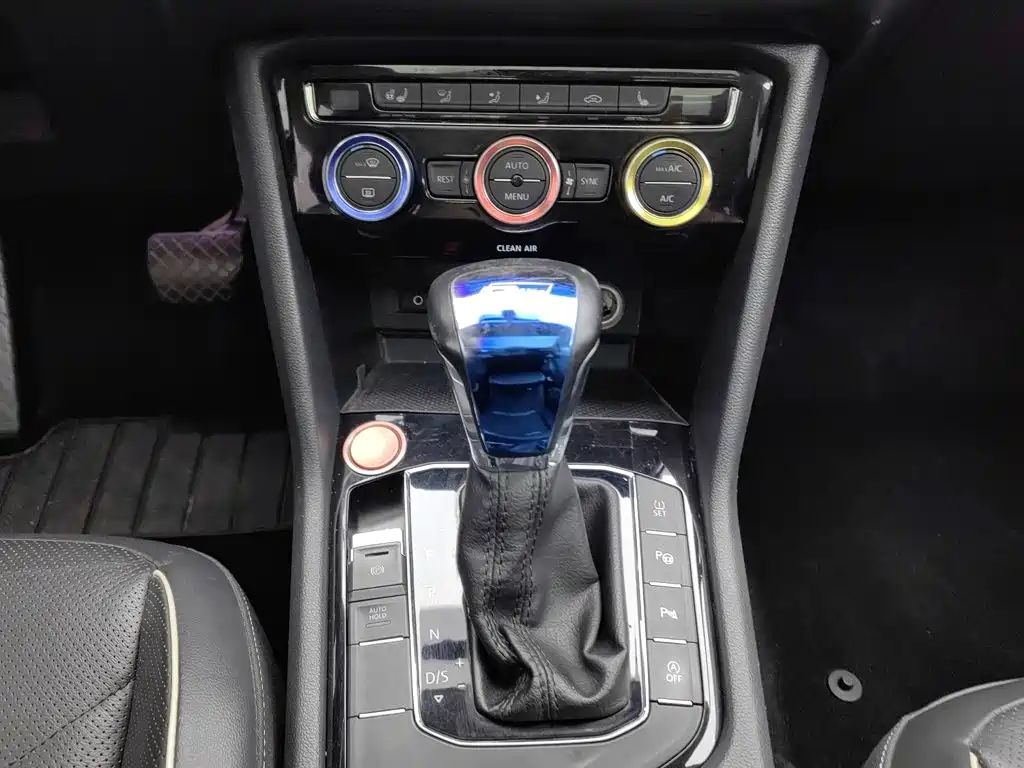 Volkswagen Tiguan L — миниатюра 13