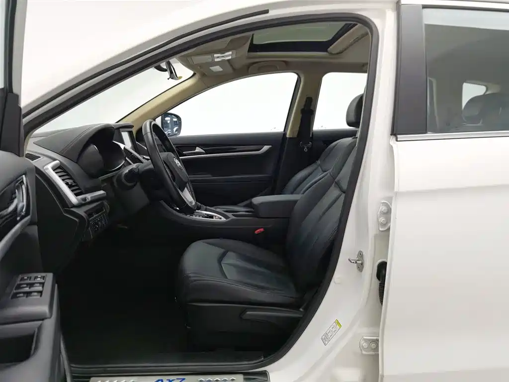 Dongfeng AX7 2015 2.0L AT