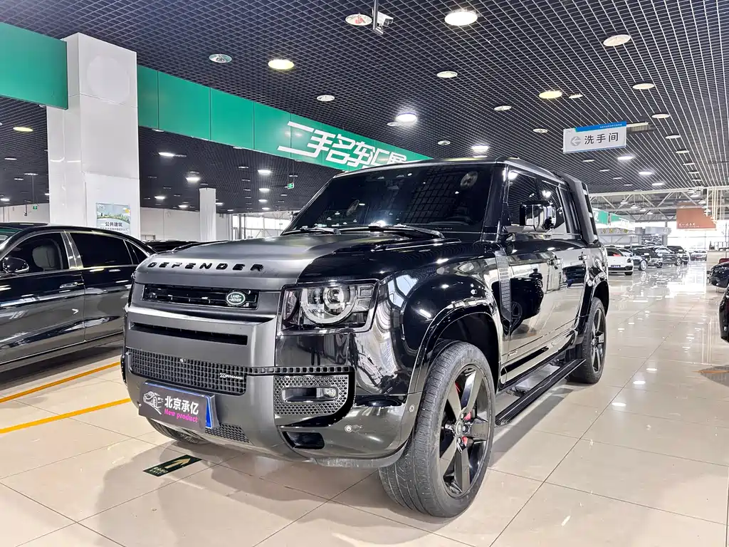 Land Rover Defender 2024