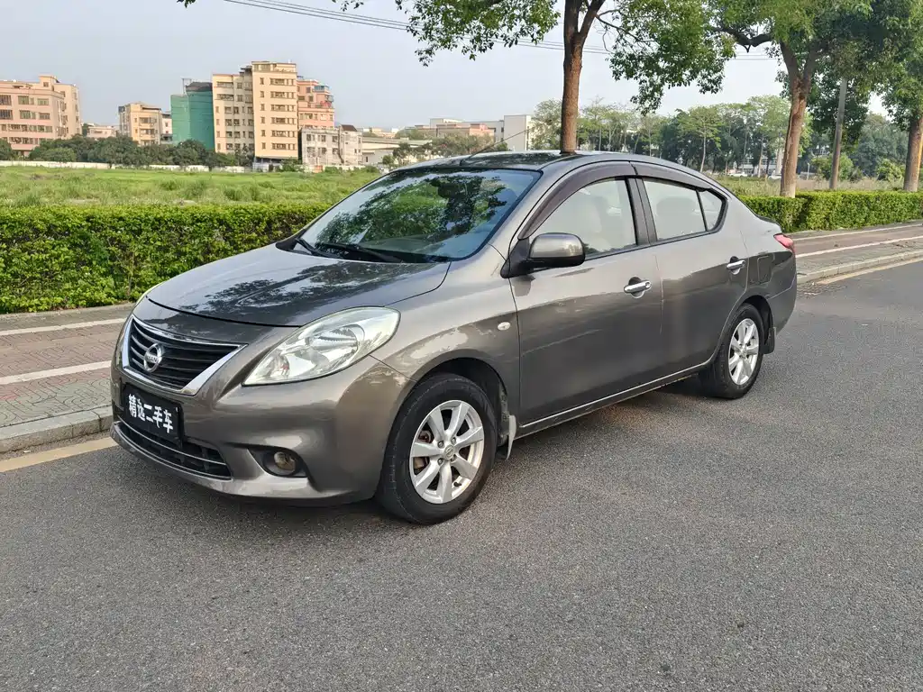 Nissan Sunny 2011
