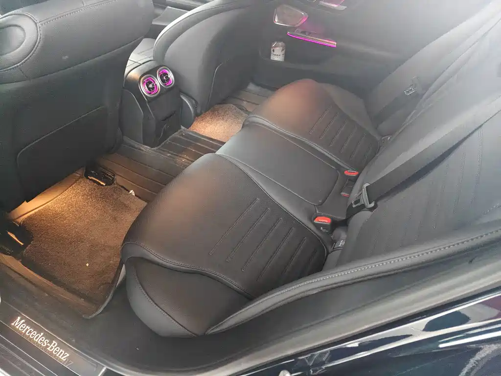 Mercedes-Benz C-Class — миниатюра 11