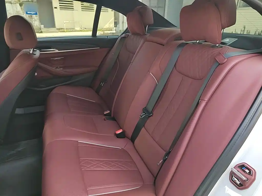 BMW 5 Series — миниатюра 17