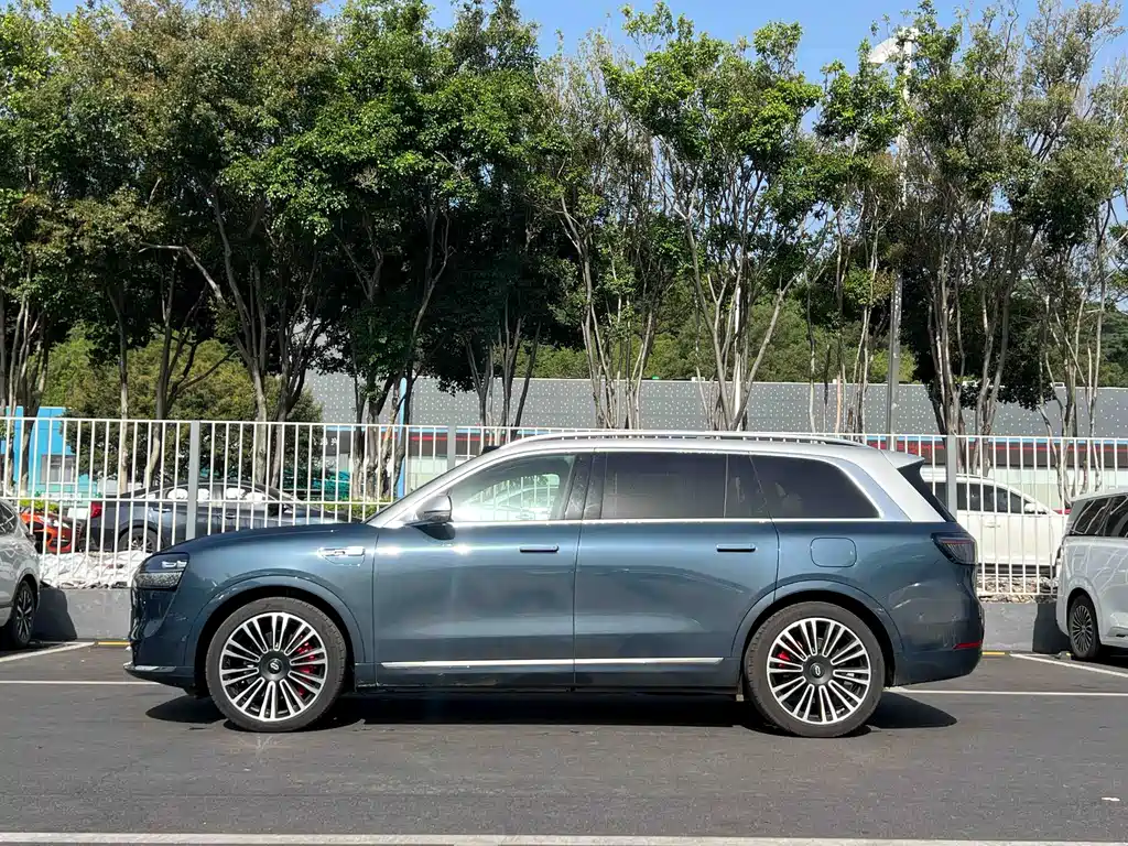 AITO ASK THE WORLD M9