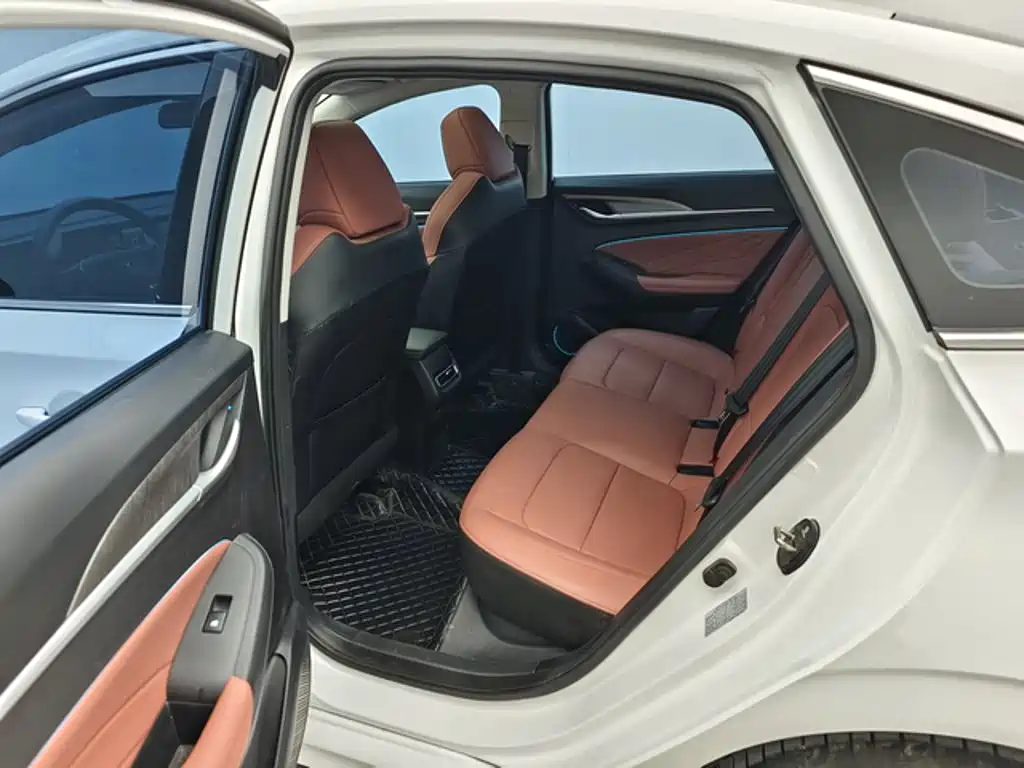 Changan Eado — миниатюра 8
