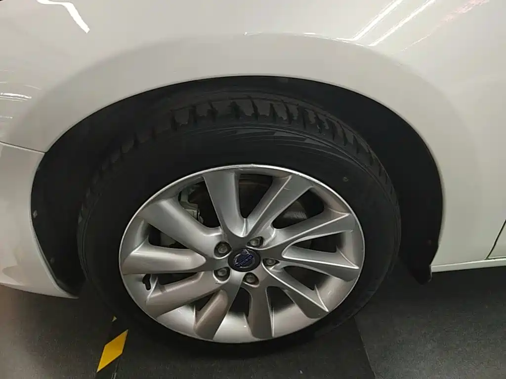 Volvo S60 — миниатюра 23