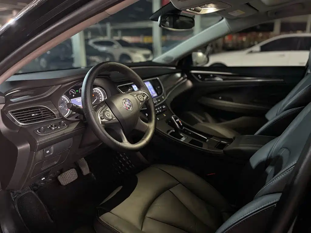 Buick LaCrosse — миниатюра 10