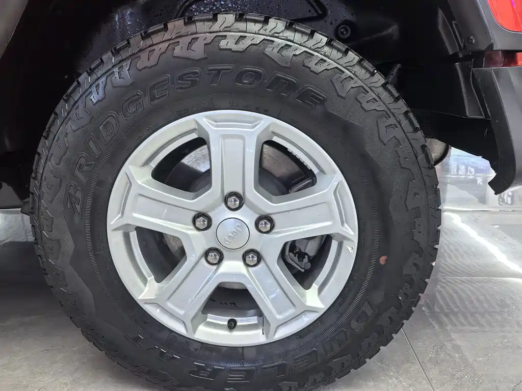 Jeep Wrangler — миниатюра 16
