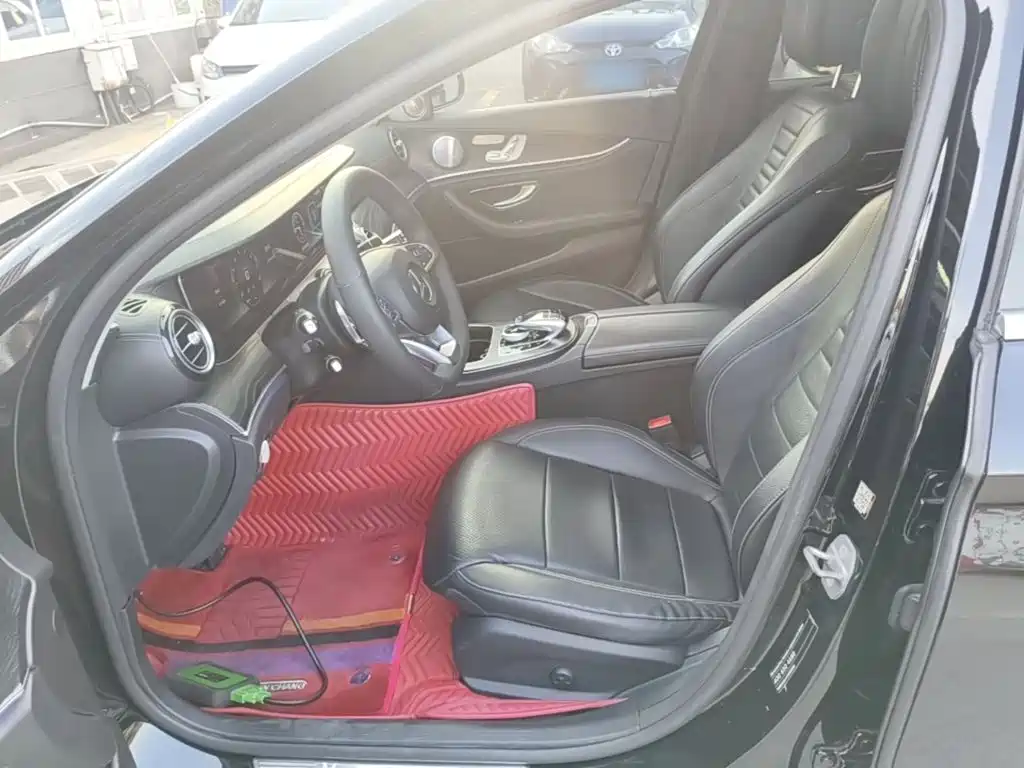 Mercedes-Benz E-Class — миниатюра 15