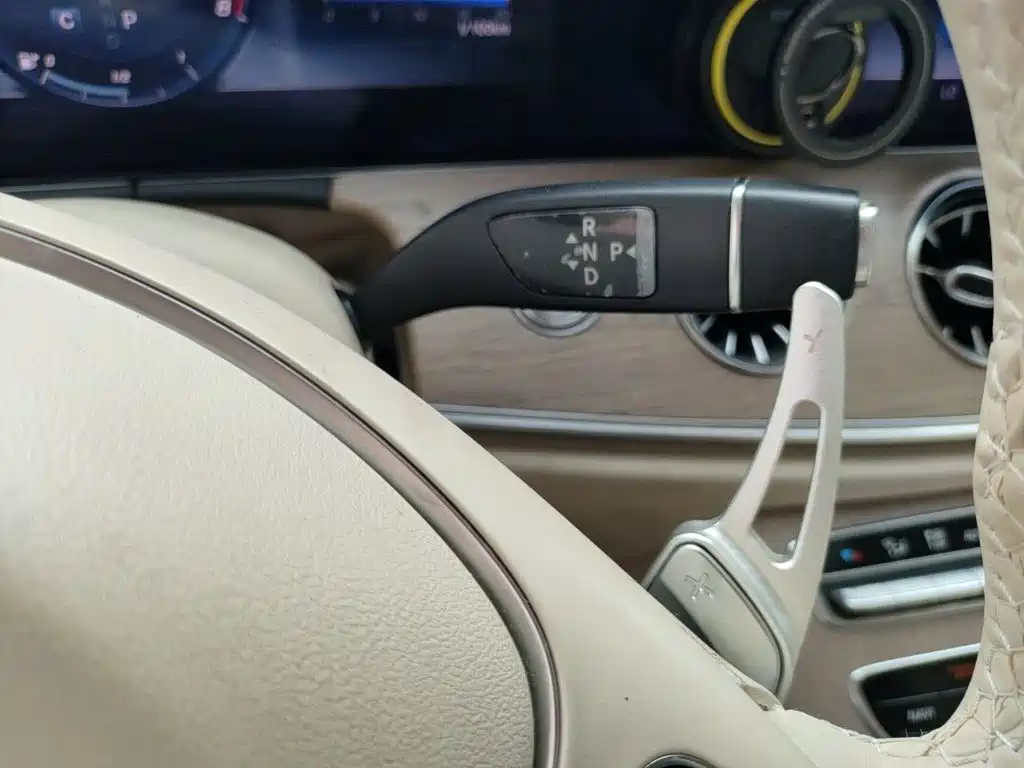 Mercedes-Benz E-Class (Import) — миниатюра 7