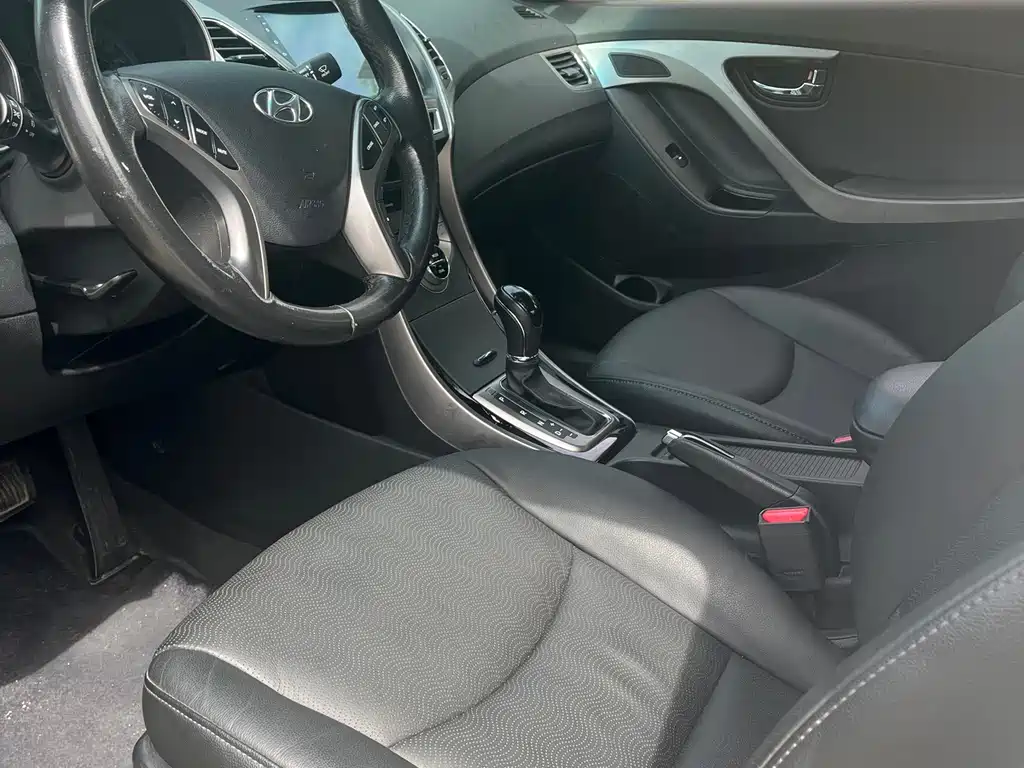 Hyundai Elantra Langdong — миниатюра 7