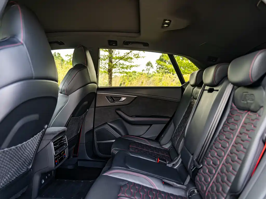 Audi RS Q8 — миниатюра 18