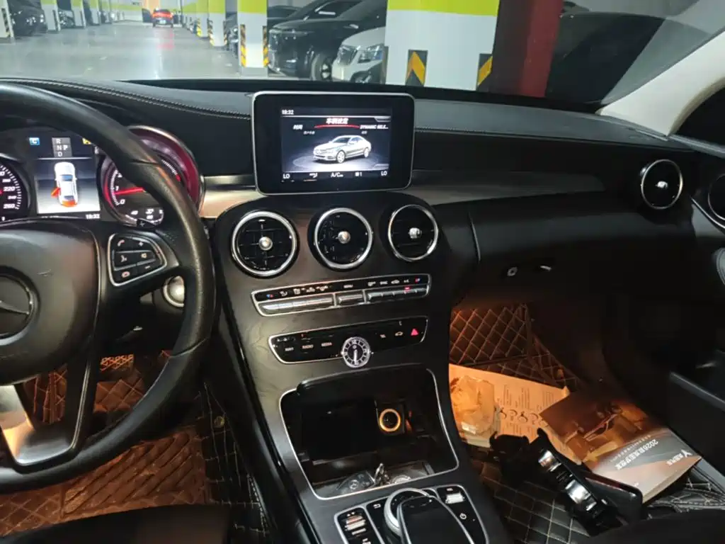 Mercedes-Benz C-Class — миниатюра 13