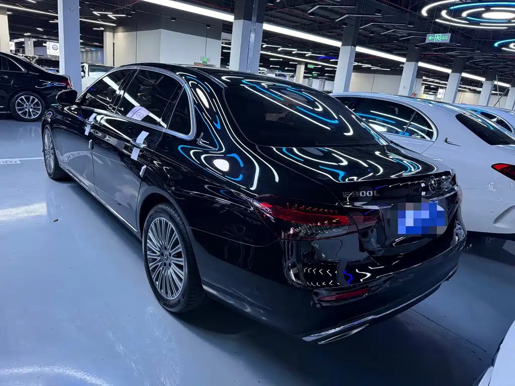Mercedes-Benz E-Class — миниатюра 19