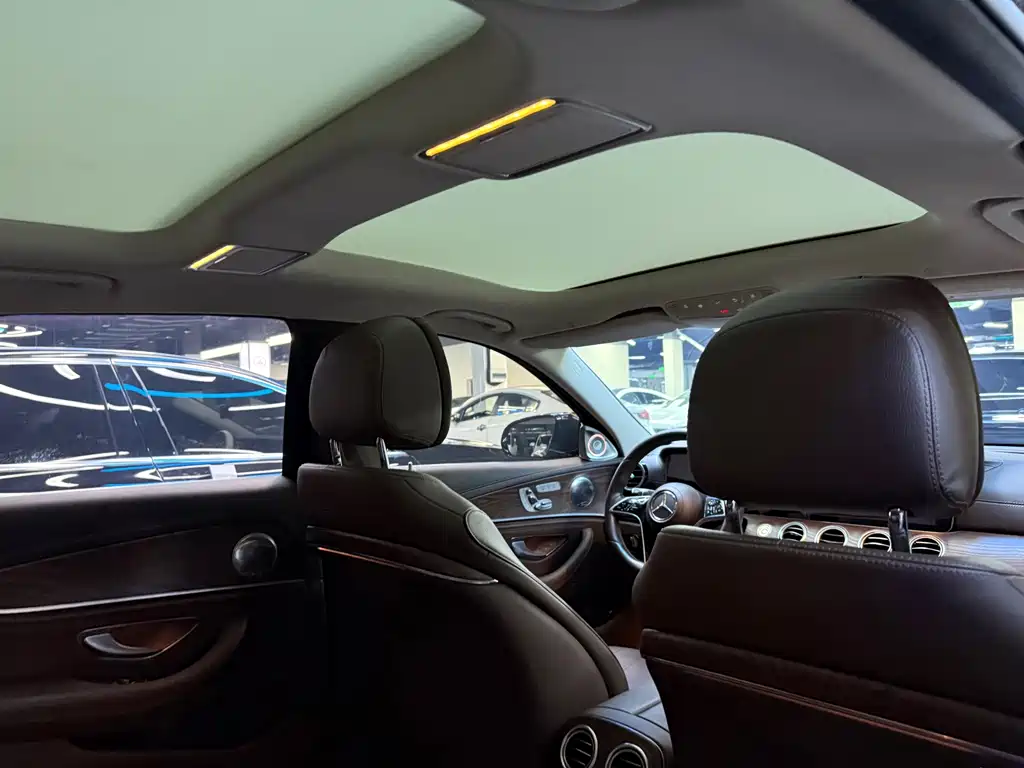 Mercedes-Benz E-Class — миниатюра 14