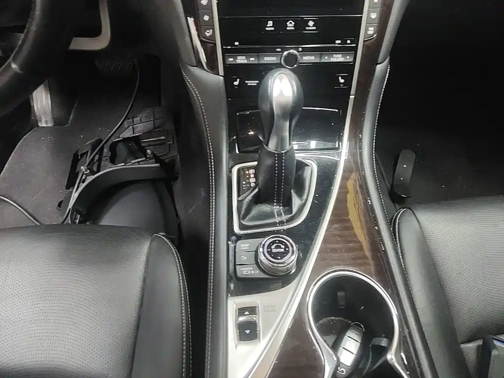 Infiniti Q50L — миниатюра 14