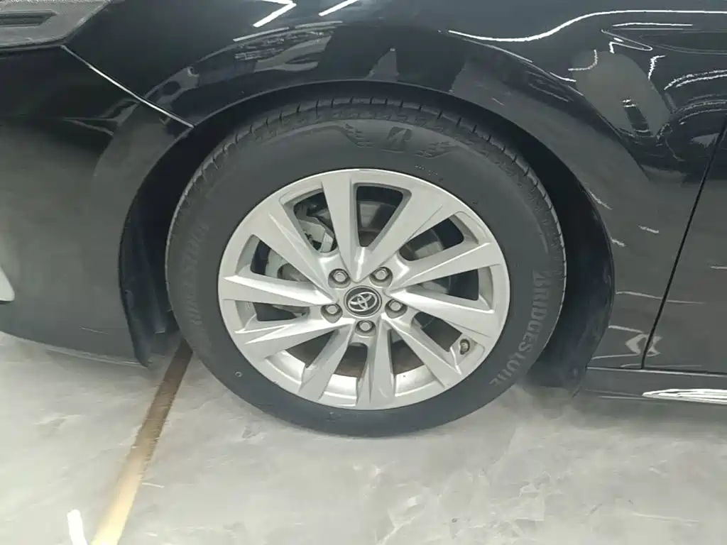Toyota Camry — миниатюра 23