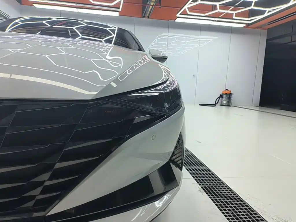 Hyundai Elantra — миниатюра 24