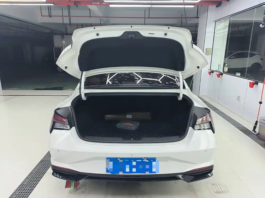 Hyundai Elantra — миниатюра 19