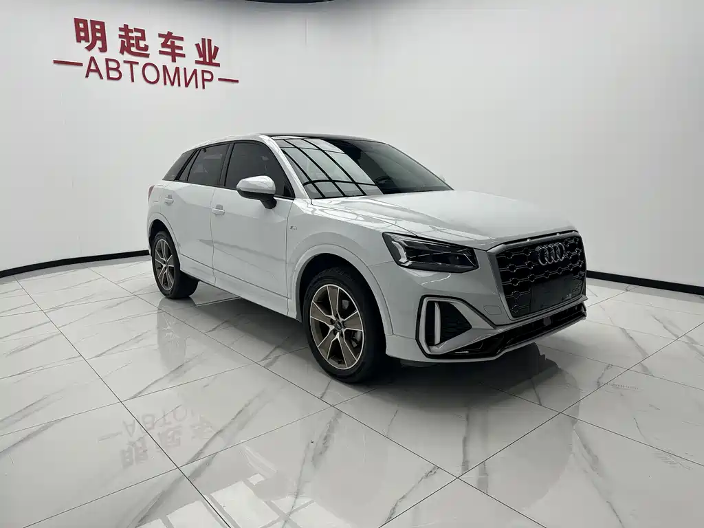 Audi Q2L 2022 35 TFSI Fashion