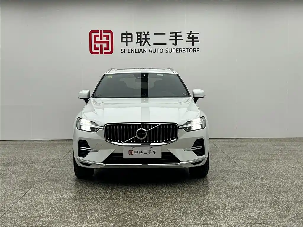 Volvo XC60 2024 B5 Luxury