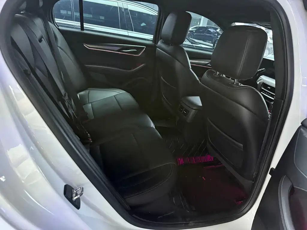 Cadillac CT5 — миниатюра 12