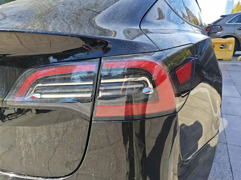 Tesla Model 3 — миниатюра 8
