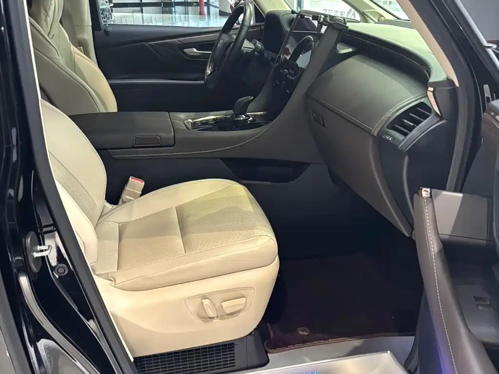 Toyota Alphard 2024 2.5L Luxury