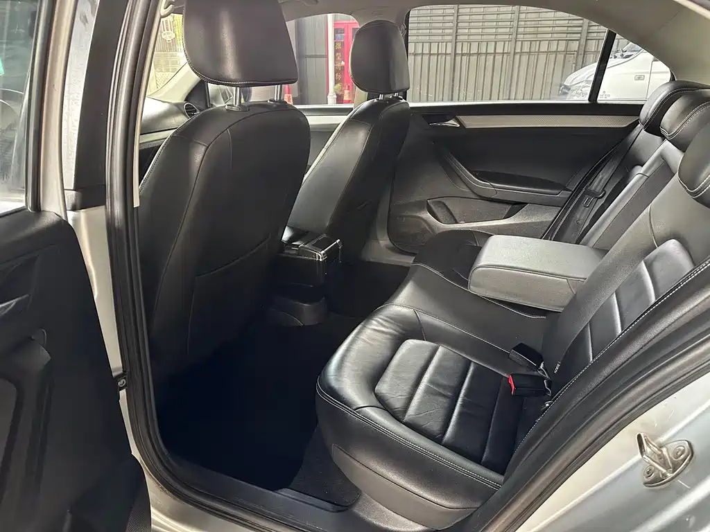 Volkswagen Jetta 2015 1.6L AT Luxury