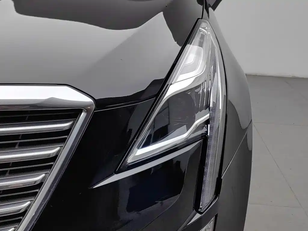 Cadillac XT5 — миниатюра 7