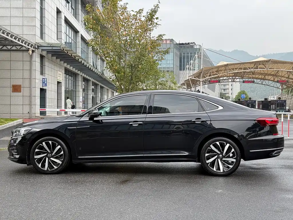 Volkswagen Passat — миниатюра 7