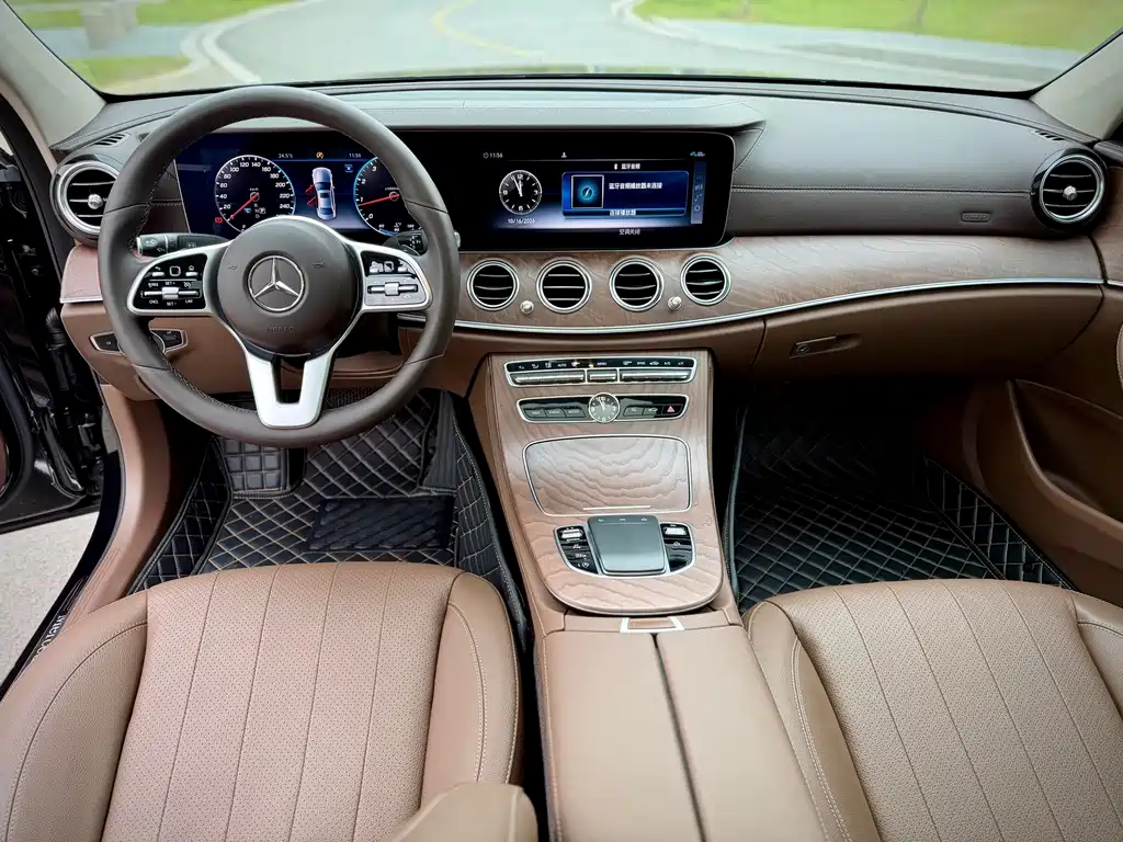 Mercedes-Benz E-Class — миниатюра 12