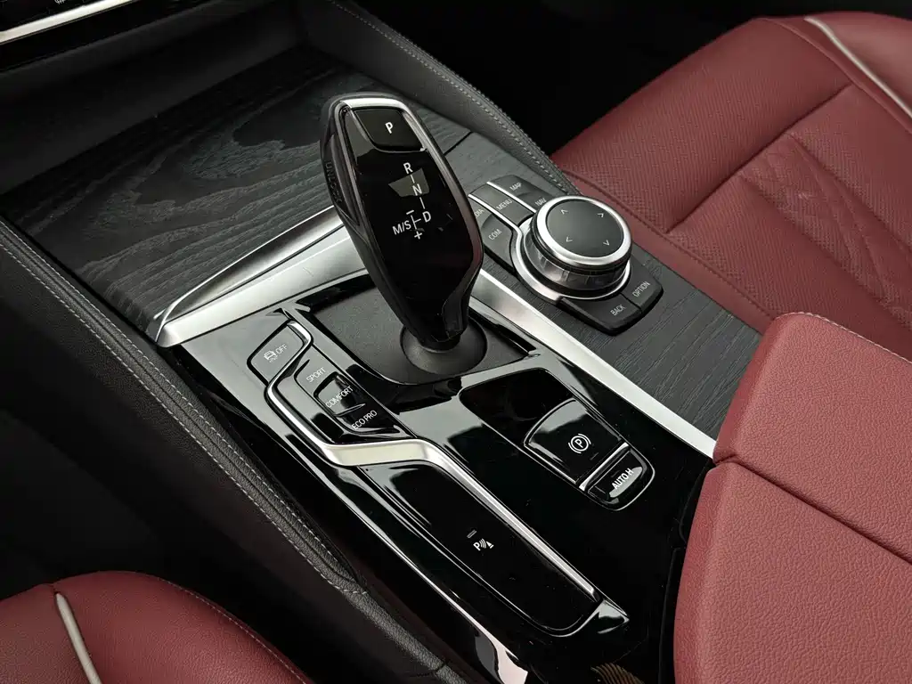 BMW 5 Series — миниатюра 16