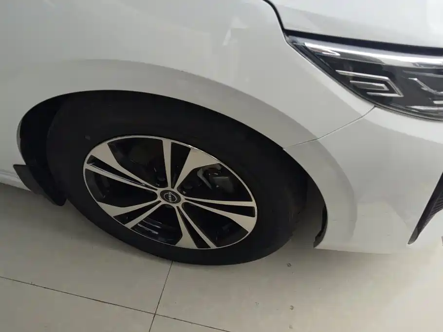 Nissan Sylphy — миниатюра 6