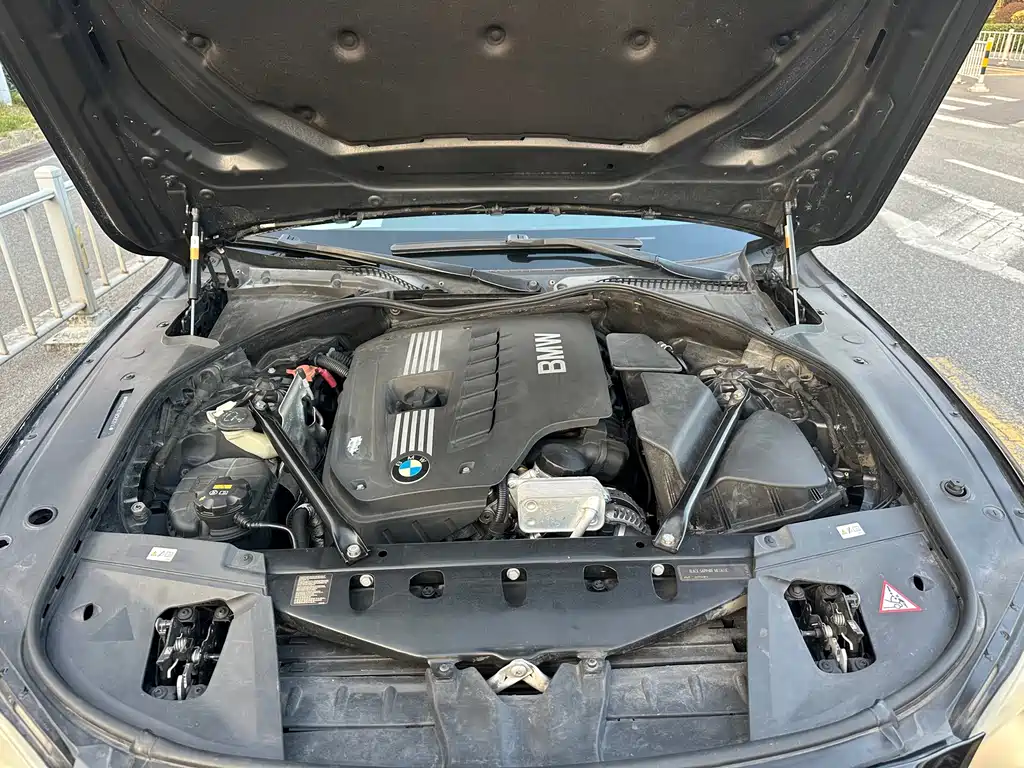 BMW 7 Series — миниатюра 6