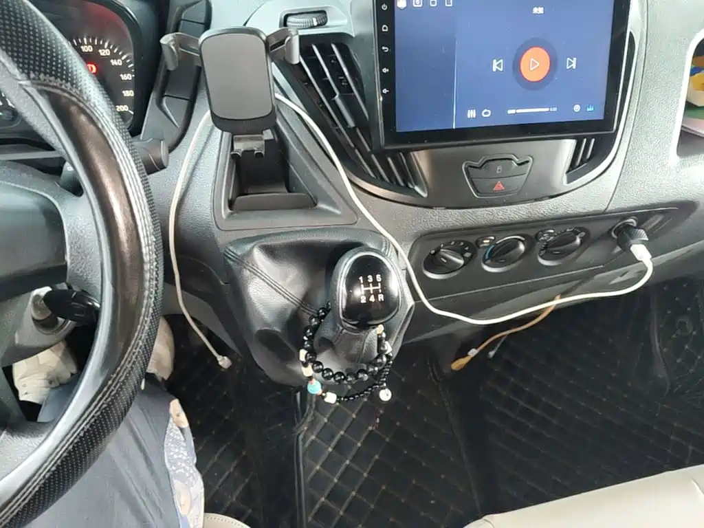 Ford Transit — миниатюра 14