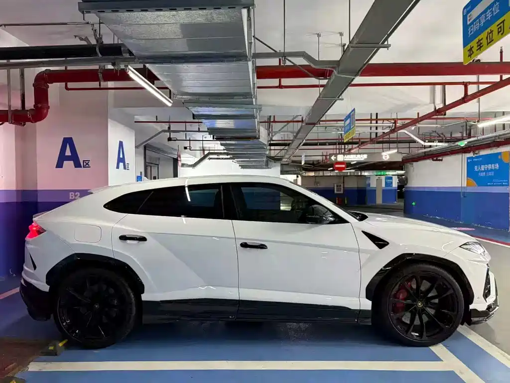 Lamborghini Urus 2021 4.0T V8