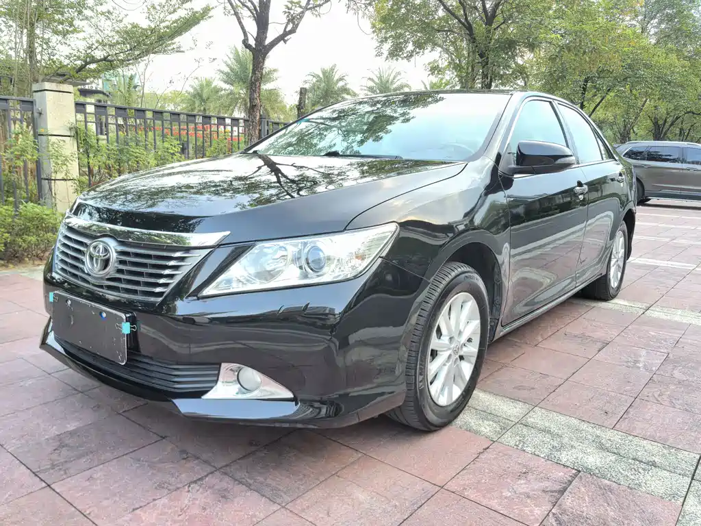 Toyota Camry — миниатюра 2