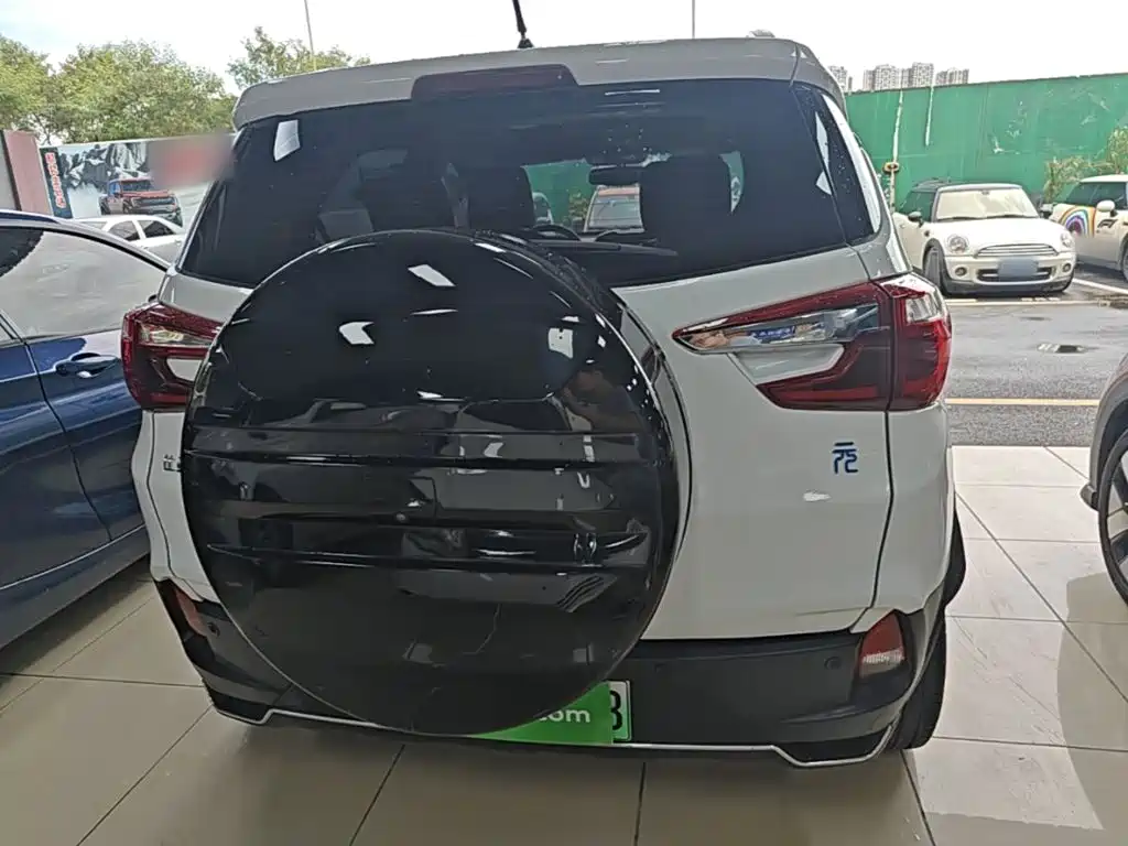 BYD Yuan EV — миниатюра 6