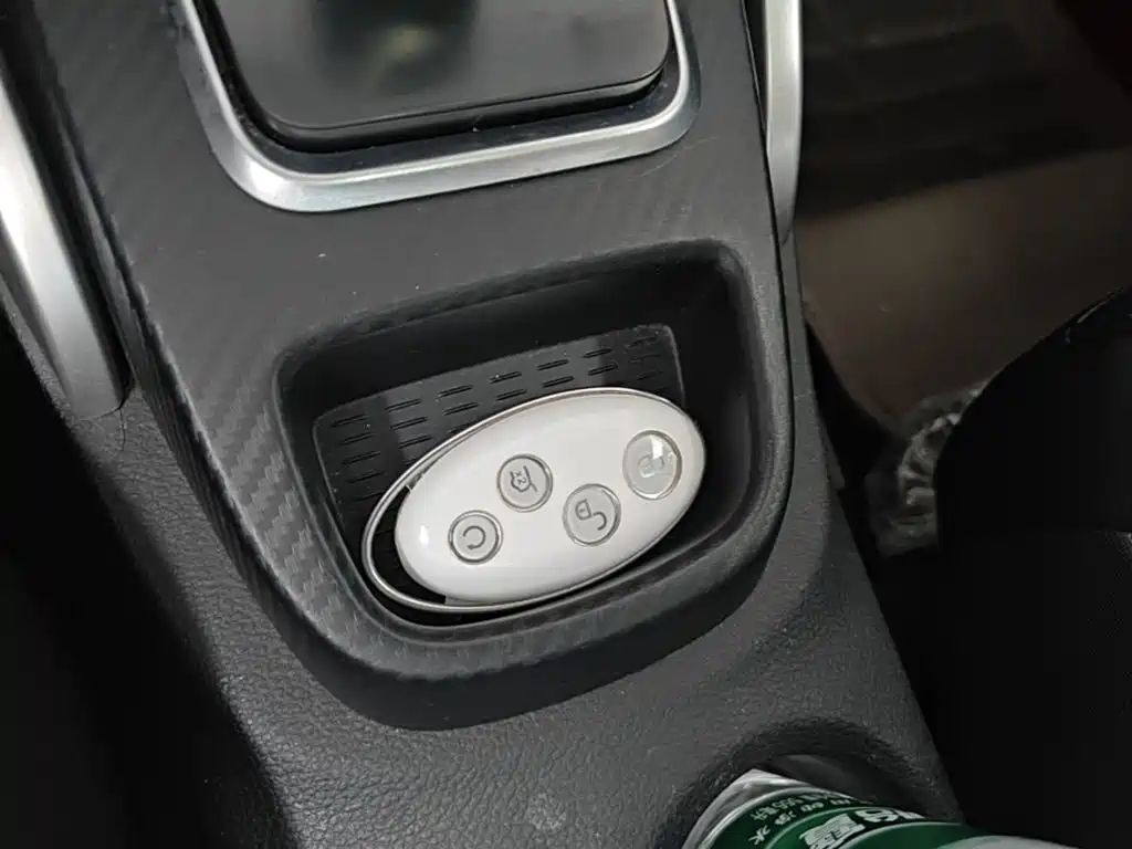 BYD Yuan EV — миниатюра 9