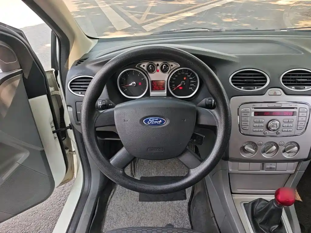 Ford Focus — миниатюра 11