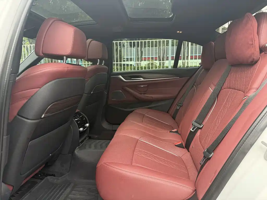 BMW 5 Series — миниатюра 16