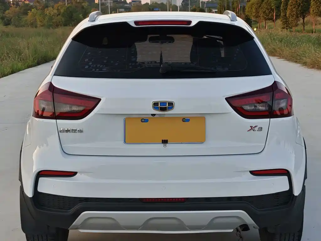 Geely Vision X3 — миниатюра 6