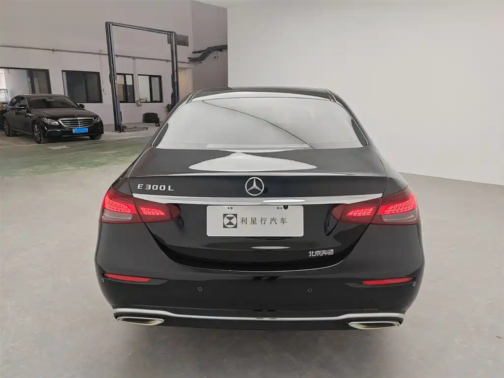 Mercedes-Benz E-Class — миниатюра 9