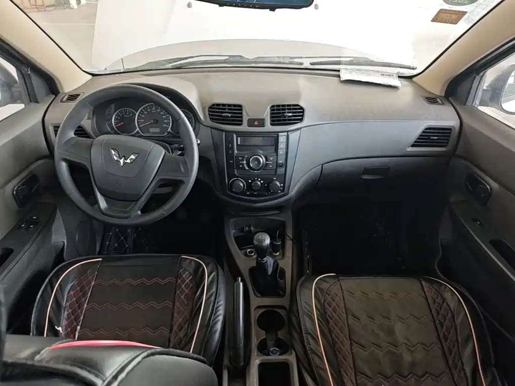 Wuling Hongguang — миниатюра 10