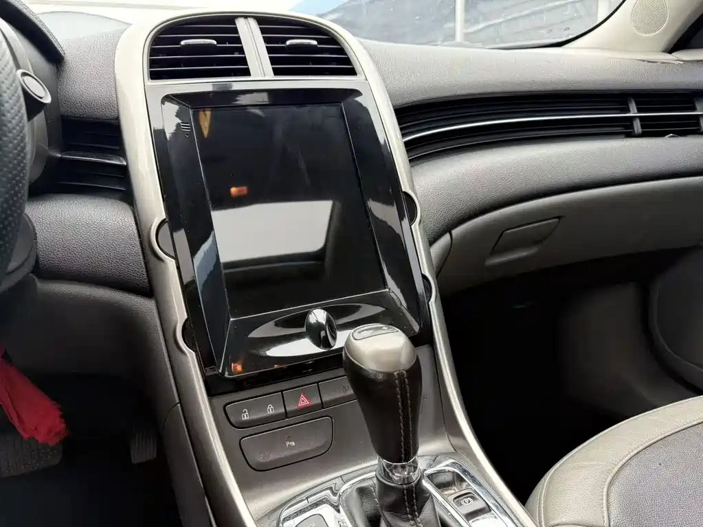 Chevrolet Malibu — миниатюра 12
