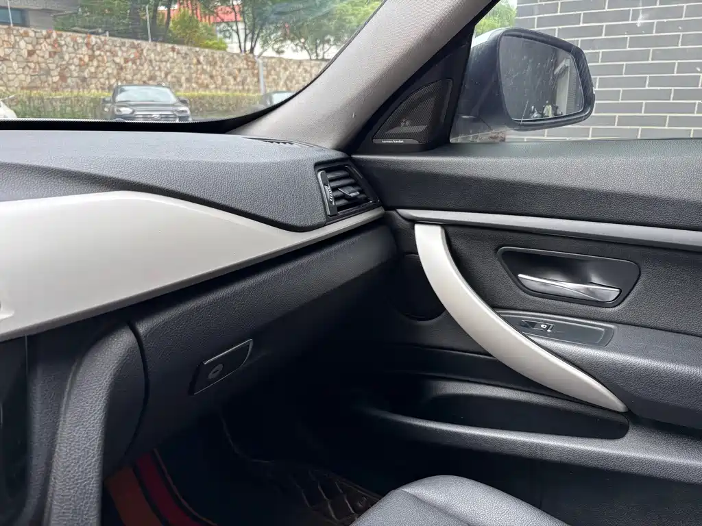 BMW 3 Series GT — миниатюра 10