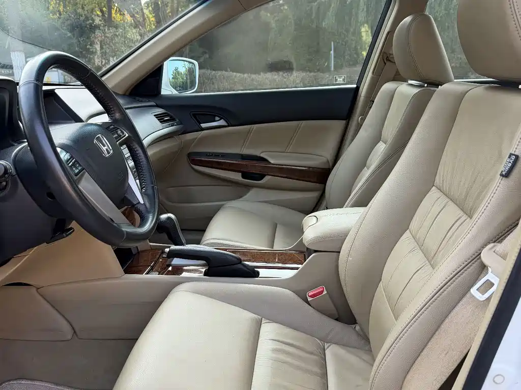 Honda Accord — миниатюра 12
