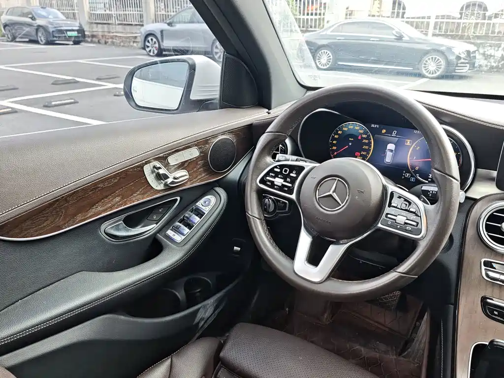 Mercedes-Benz GLC — миниатюра 12