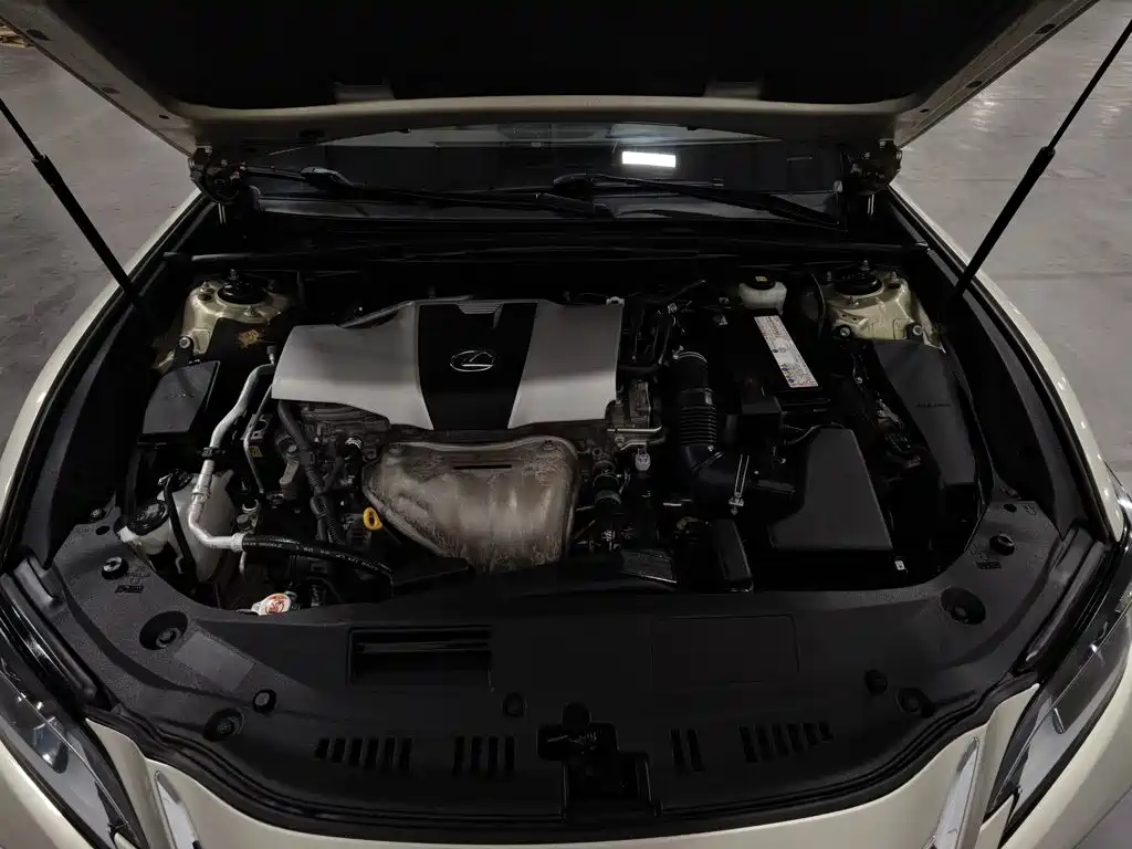 Lexus ES — миниатюра 6